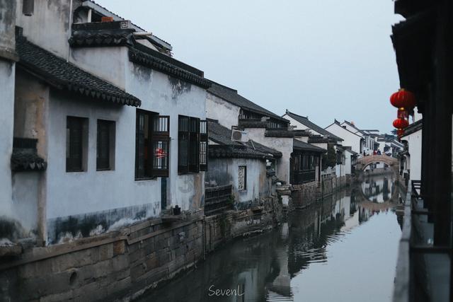 二级市场高溢价频现 QDII基金“闭门谢客”